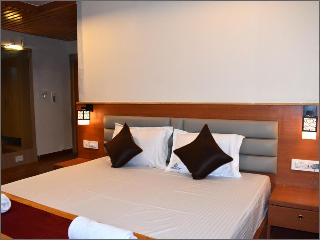 Subarnarekha Inn Jhargram Esterno foto